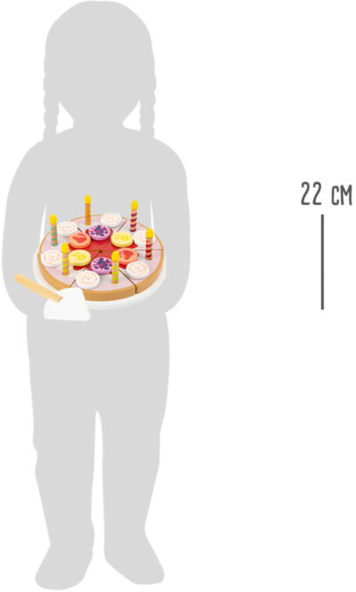 Gâteau d'anniversaire à découper avec bougies