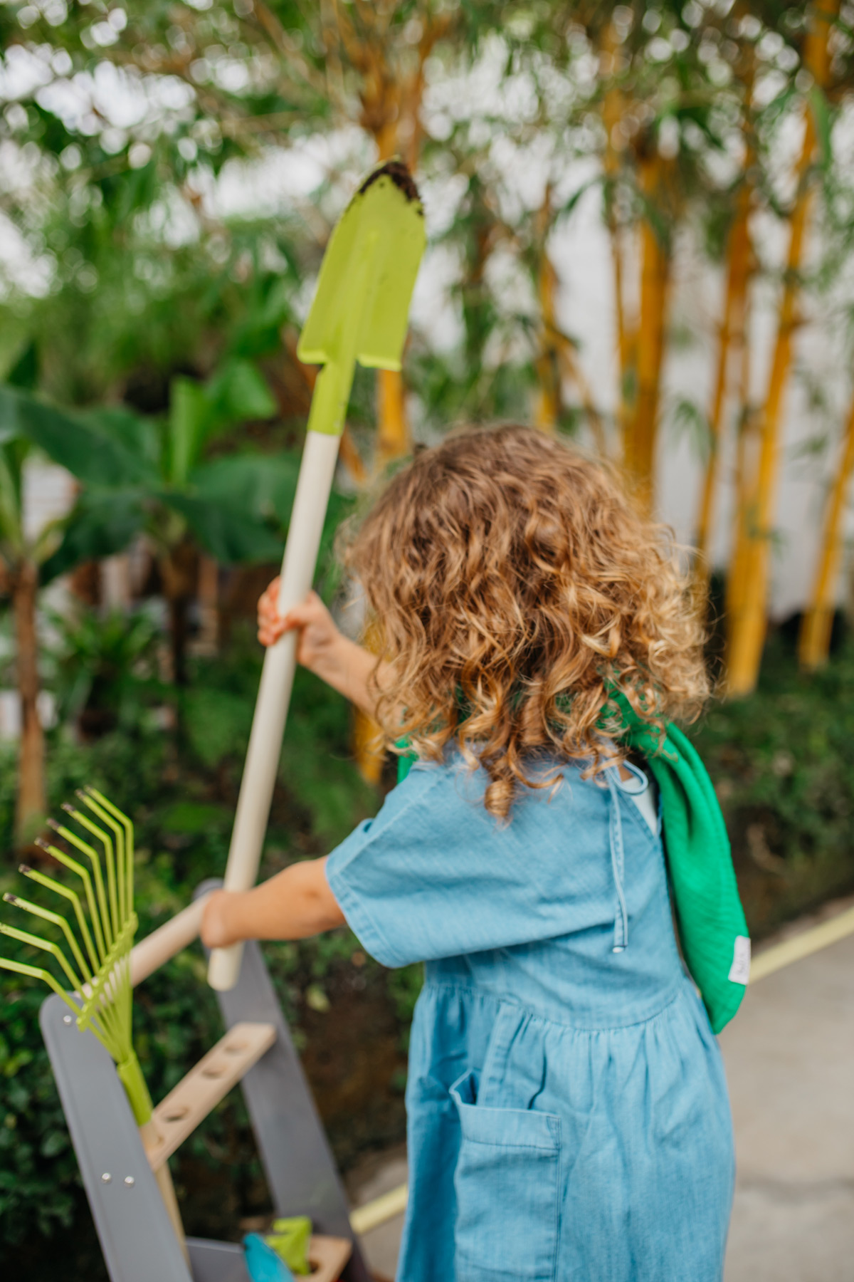 11663_legler_small_foot_gartentrolley_set_bloggerbild_4